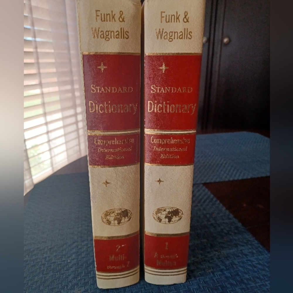 Funk & Wagnalls Standard Dictonary Volume 1 & 2 (1968)